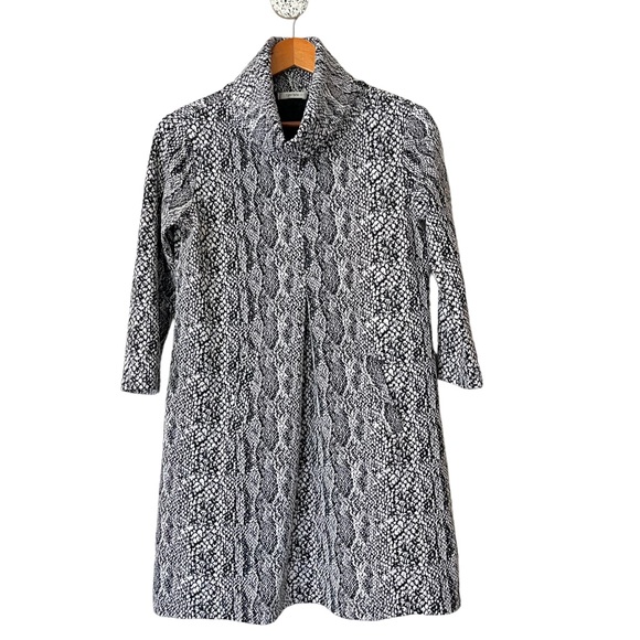 Tyler Boe Kim Snakeskin Jacquard Shift Dress Black White Cowl Neck Size Small - Picture 2 of 7